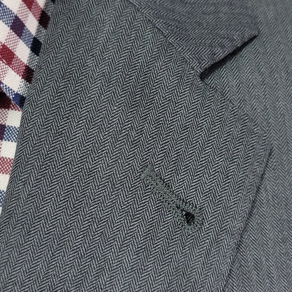 JOS A BANK Gold Men's Sport Coat Blazer Two Button Gray Herringbone‎ Wool 46L